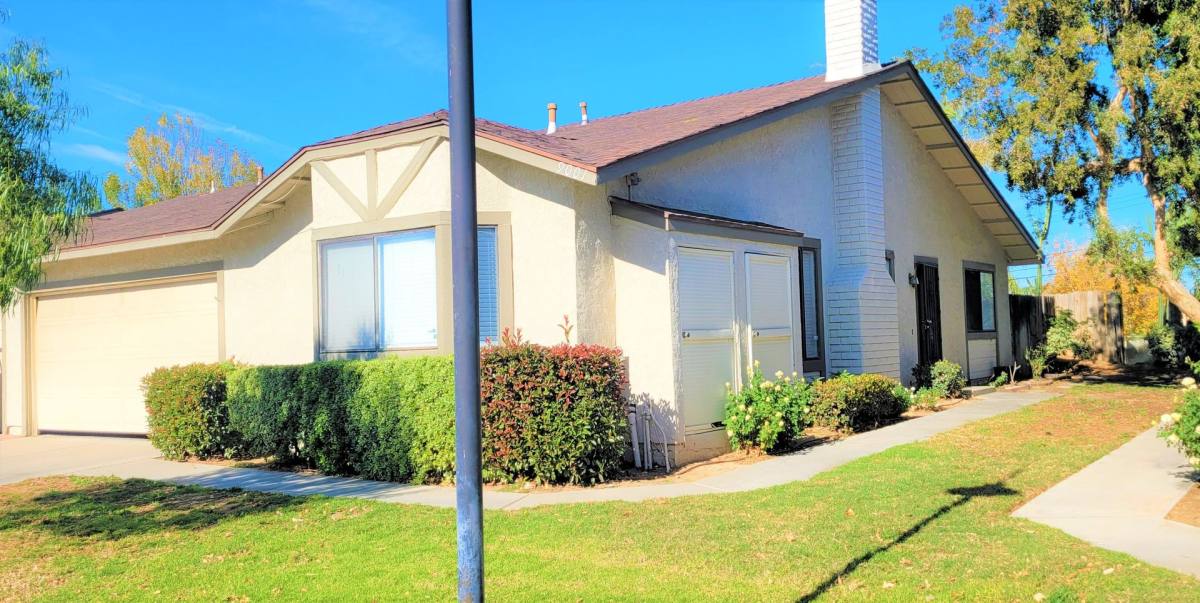 House for rent at 9001 Paddington Dr, Riverside, CA 92503