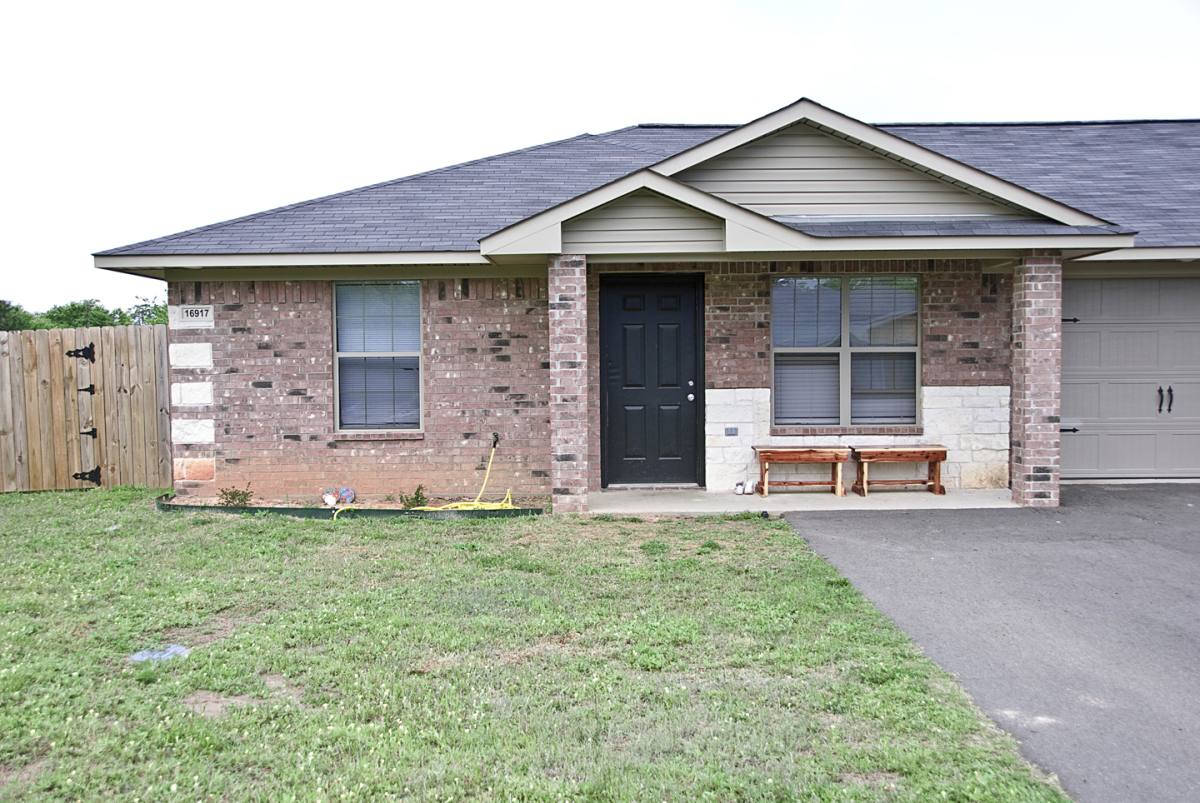 Townhouse for rent at 16989 Loring Lane, Lindale, TX 75771