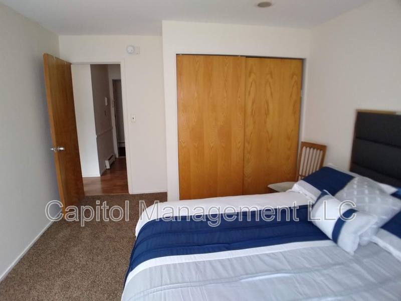 Apartment for rent at 427 Seymour Ave #315, Lansing, MI 48933