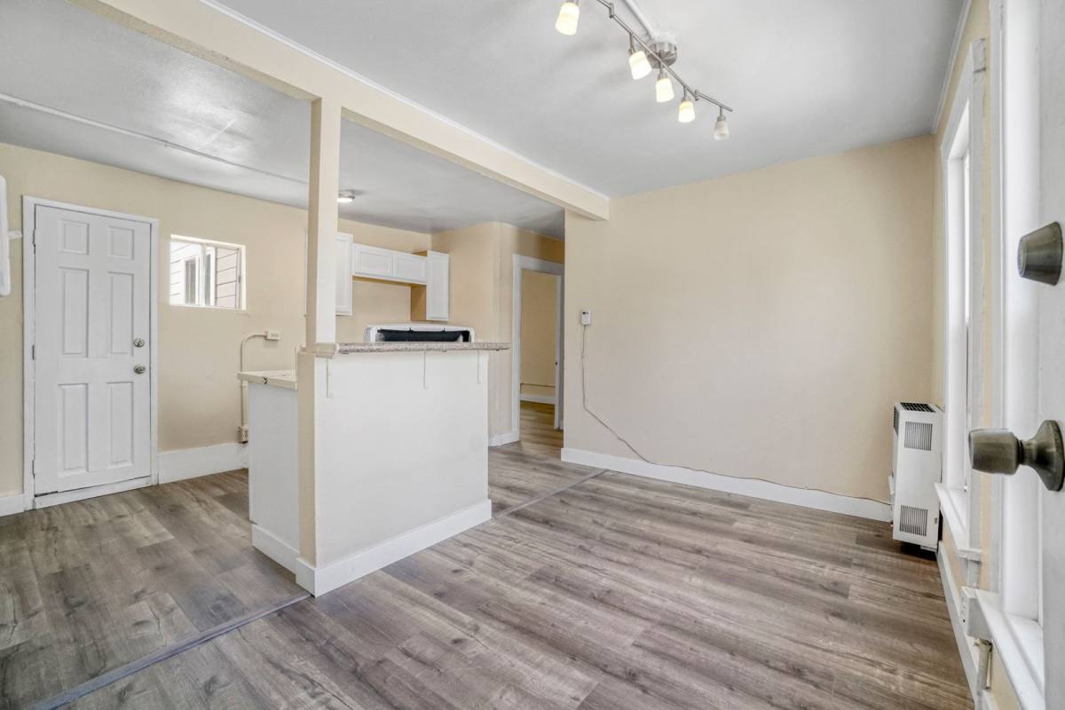Apartment for rent at 1060 E 6th St, Long Beach, CA 90802