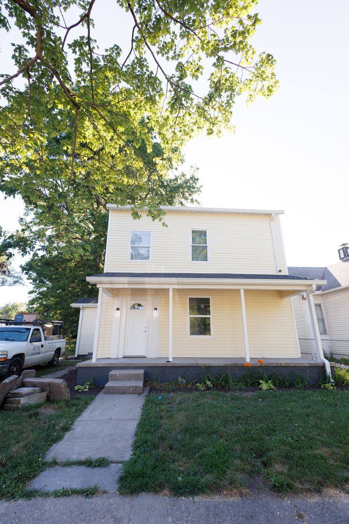 Apartment for rent at 1019 S 8th St, Terre Haute, IN 47807