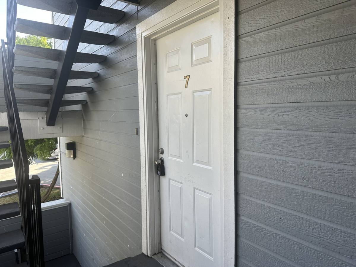 Apartment for rent at 29536 Dixon St, Hayward, CA 94544