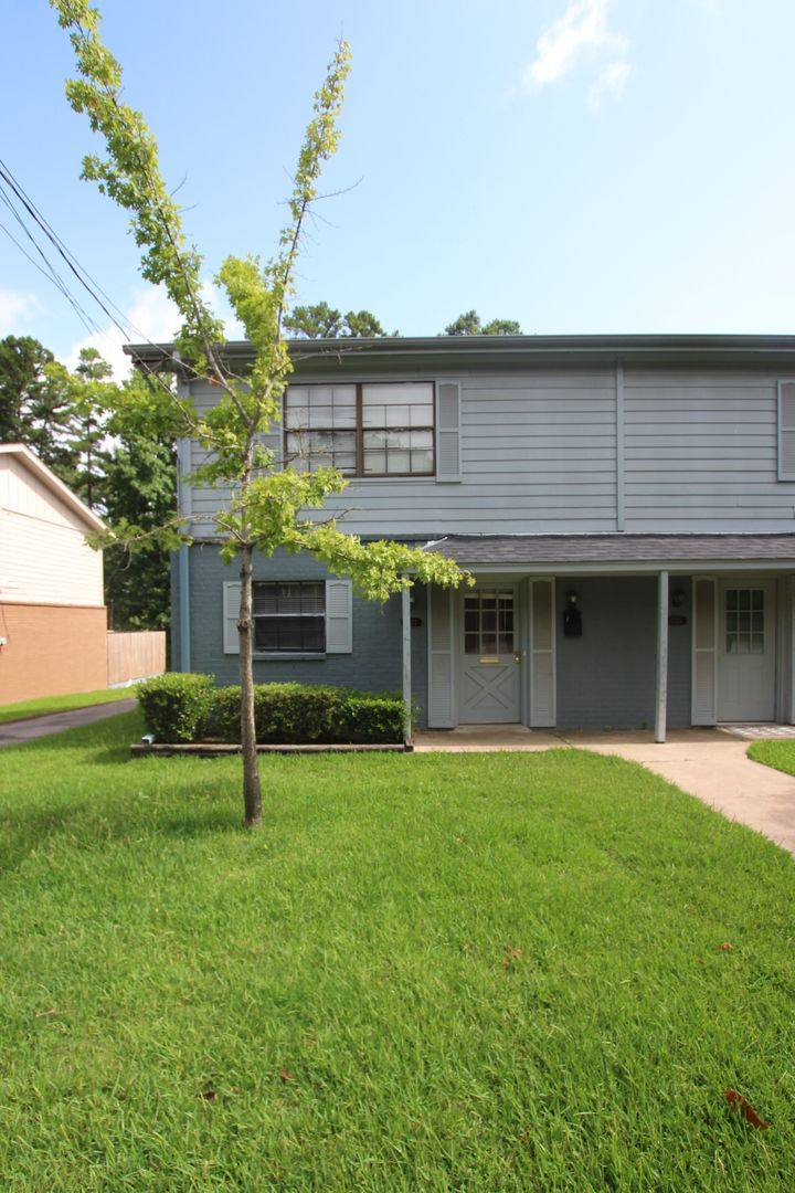 Apartment for rent at 2522 2524 Delmar Dr, Tyler, TX 75701