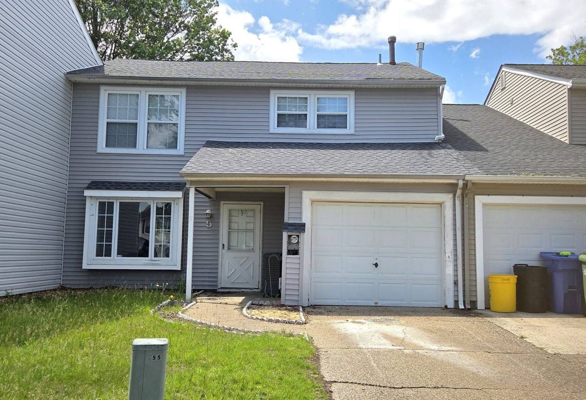 Townhouse for rent at 5 Aldeberan Court, Blackwood, NJ 08012