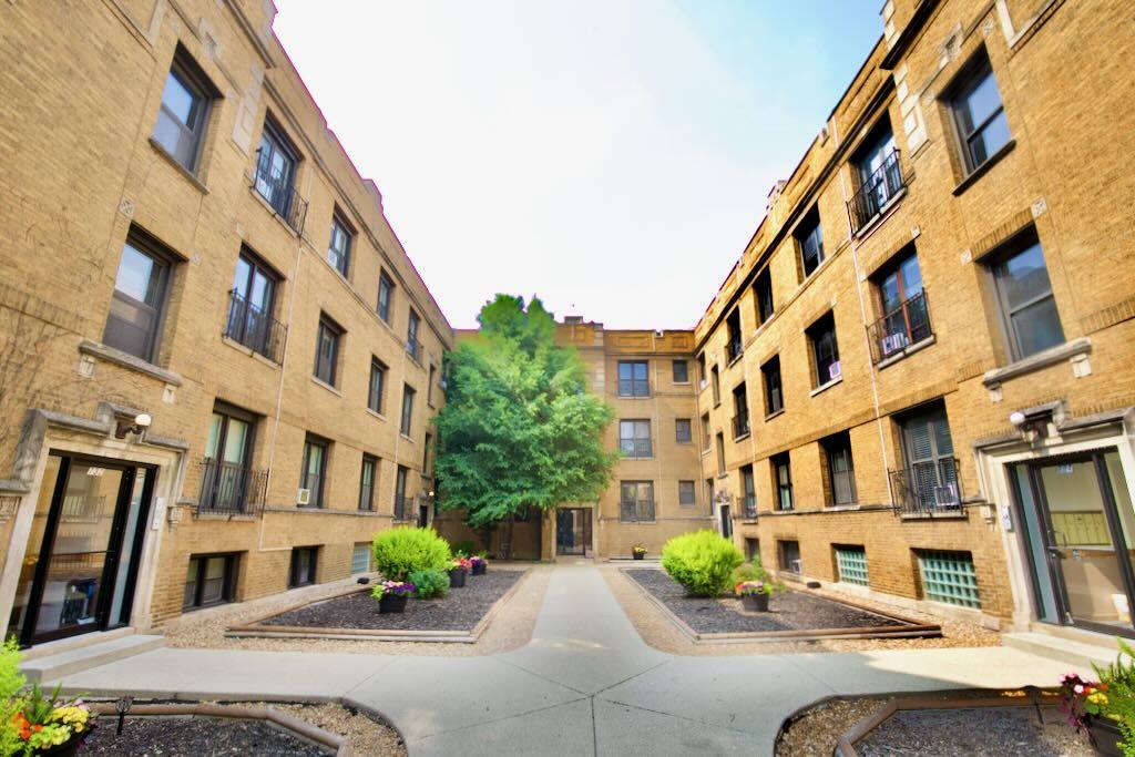 Apartment for rent at 728 Roscoe #W4, Chicago, IL 60657