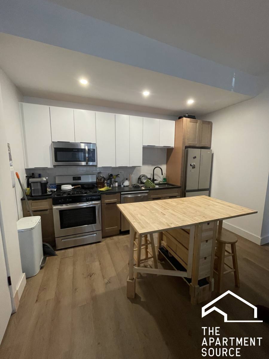 Apartment for rent at 1456 N Kedzie Ave #CH1, Chicago, IL 60651
