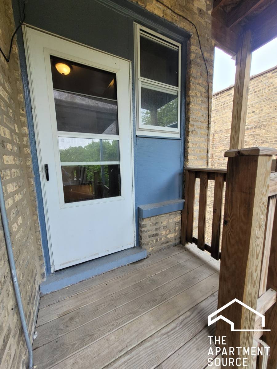 Apartment for rent at 4935 N Whipple St #2W, Chicago, IL 60625