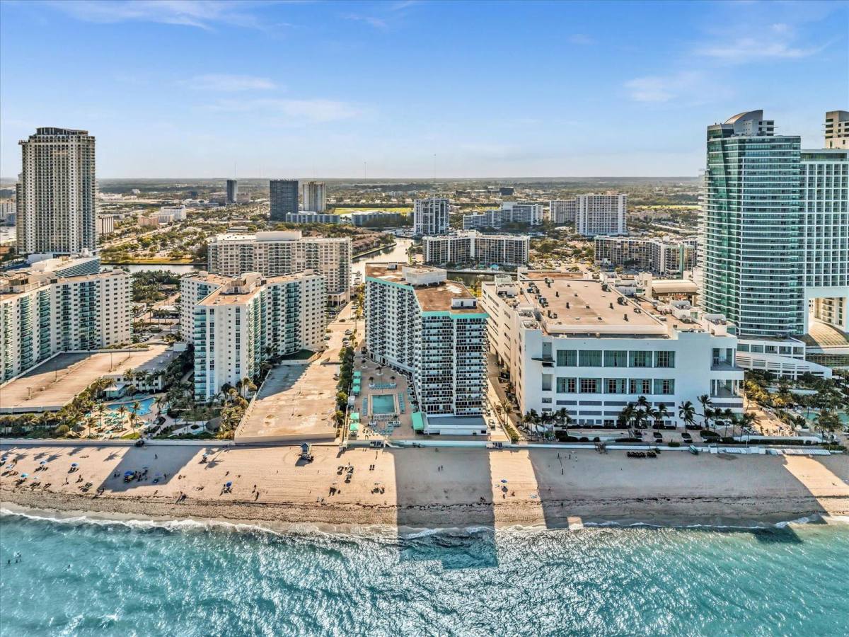 Apartment for rent at 3725 S Ocean Dr #1507, Hollywood, FL 33019