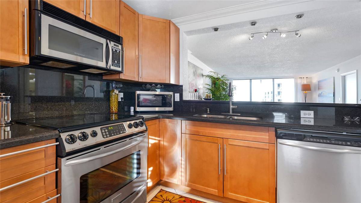 Apartment for rent at 4800 Bayview Dr, Fort Lauderdale, FL 33308