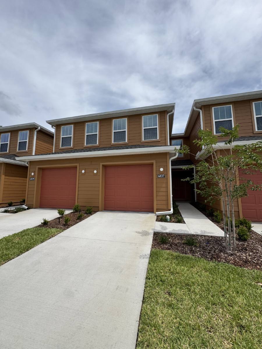Townhouse for rent at 6837 Lake Mist Lane, Jacksonville, FL 32210