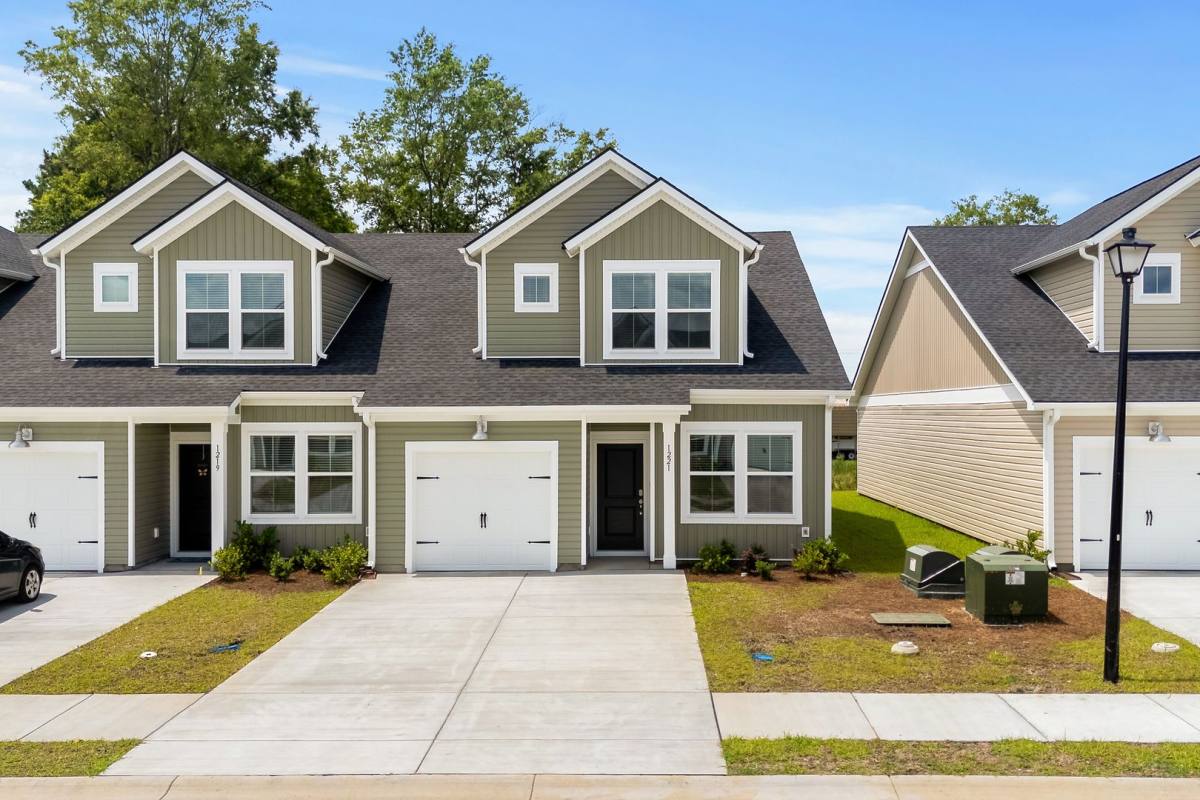 Townhouse for rent at 1221 American Shad St, Conway, SC 29526