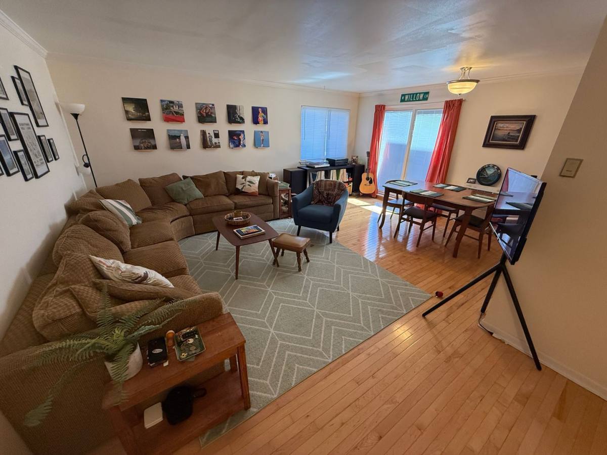 2018 N Oakland Ave, Milwaukee, WI 53202