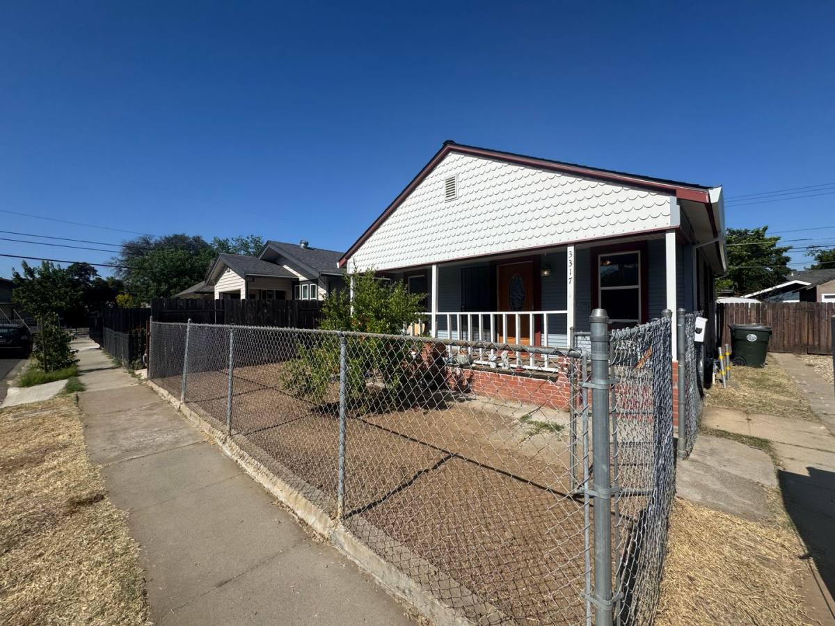House for rent at 3317 42nd St, Sacramento, CA 95817