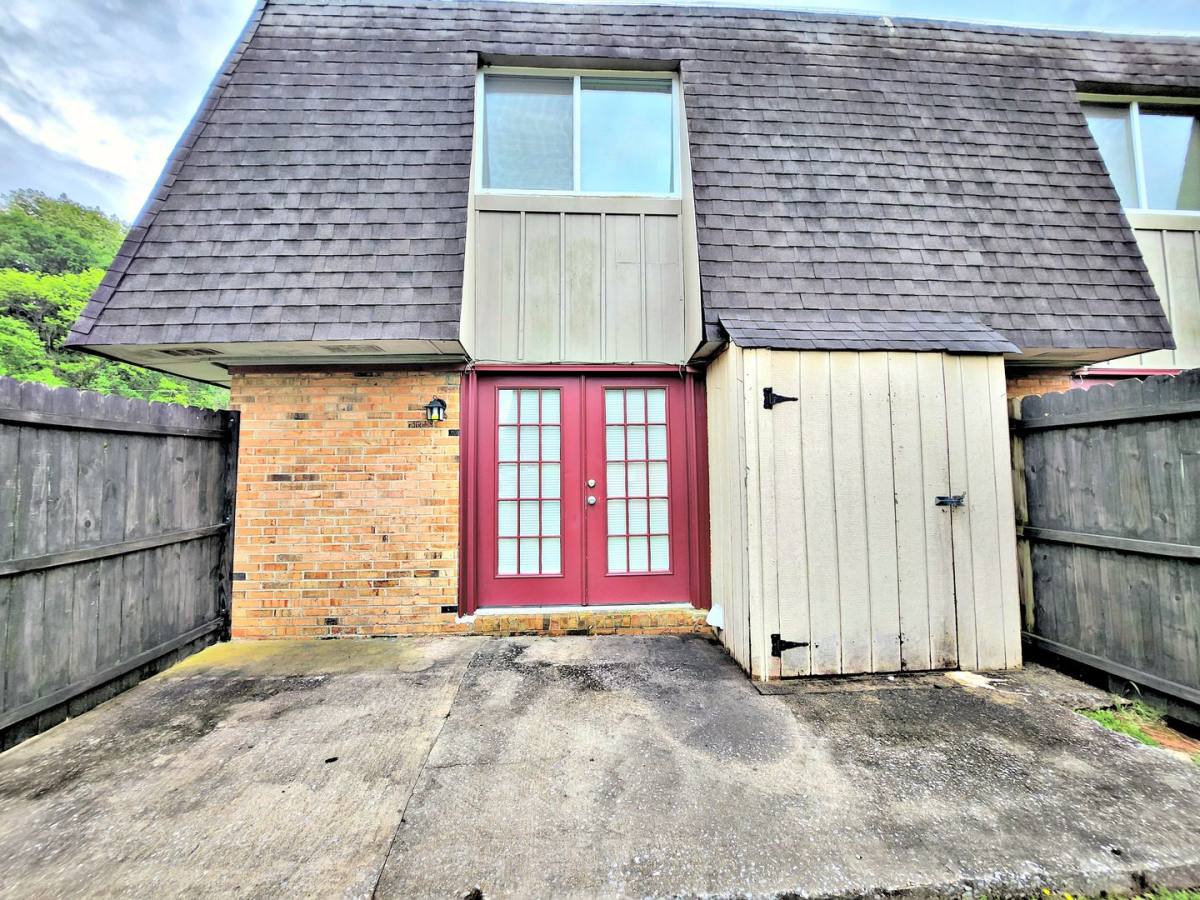 Townhouse for rent at 3526 Highway 31 S, Decatur, AL 35603