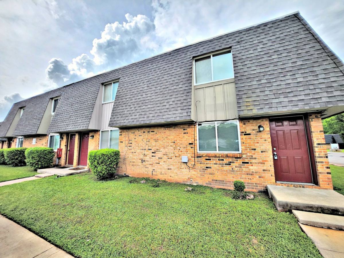 Townhouse for rent at 3526 Highway 31 S, Decatur, AL 35603