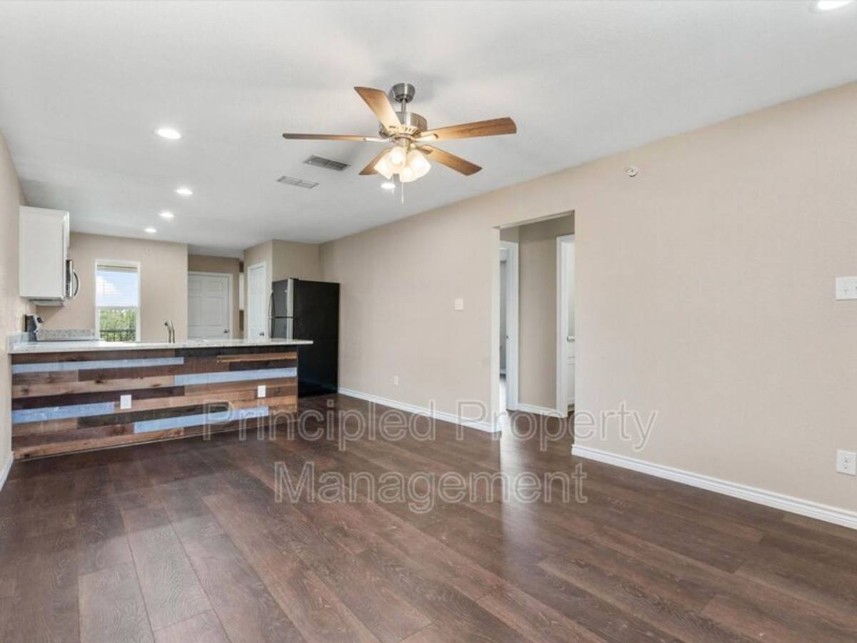 Apartment for rent at 1406 Courtney Place, Cleburne, TX 76033