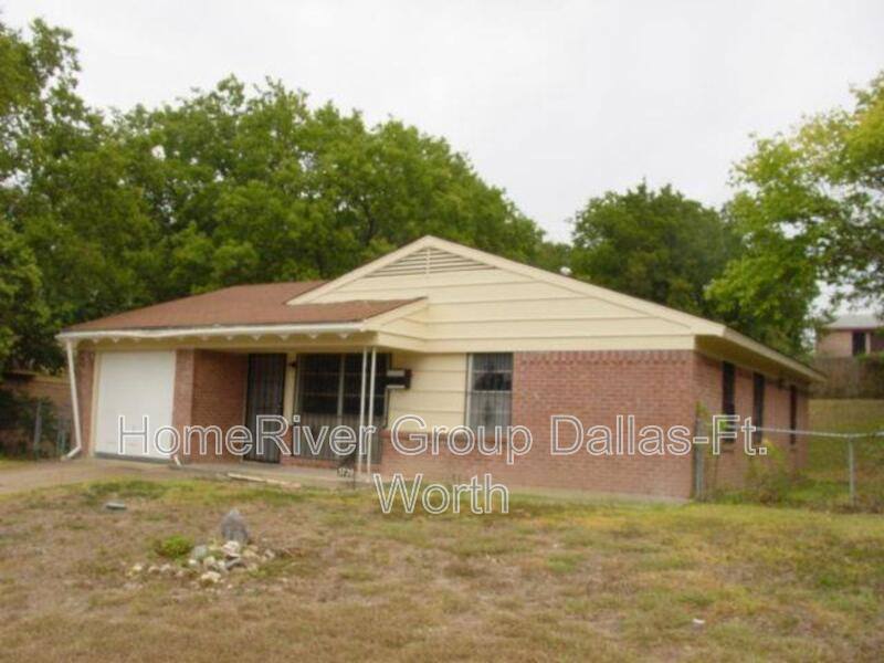 House for rent at 5720 Bluffman Dr, Dallas, TX 75241