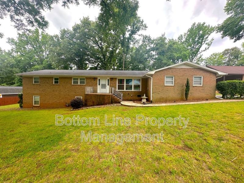 House for rent at 9419 Brenda Ann Rd, Charlotte, NC 28214