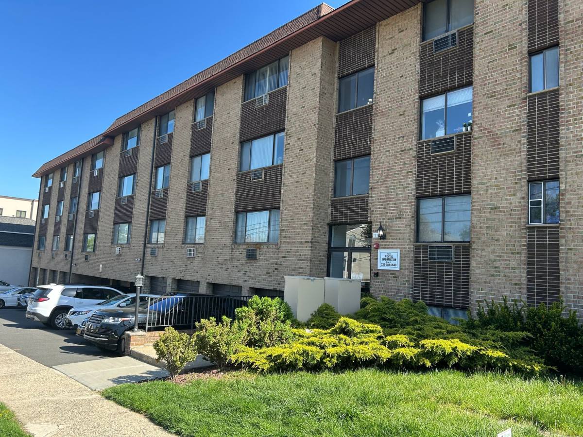 Apartment for rent at 111 W Central Blvd, Palisades Park, NJ 07650