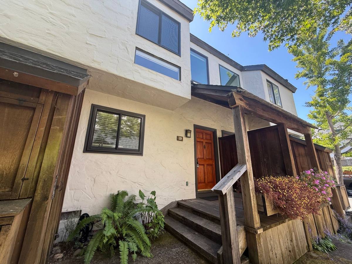 Townhouse for rent at 19 Park Terrace, Mill Valley, CA 94941