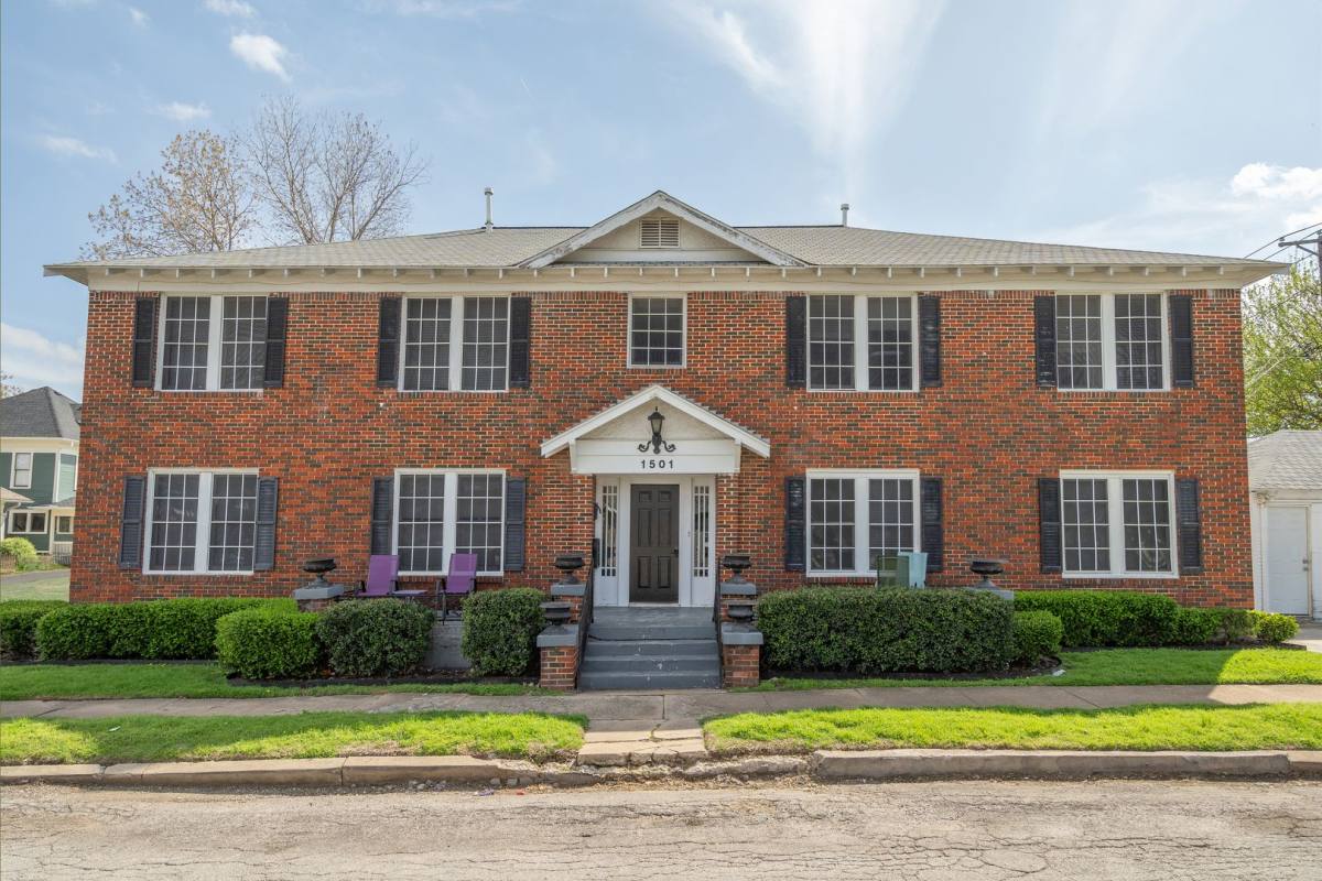 Apartment for rent at 1501 W Morphy St, Fort Worth, TX 76104