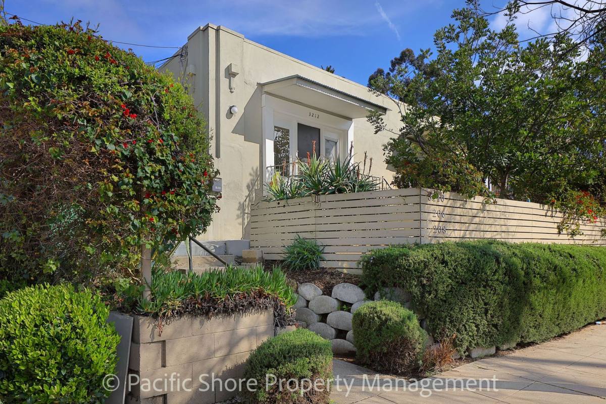 Apartment for rent at 3210 Griffin Ave, Los Angeles, CA 90031
