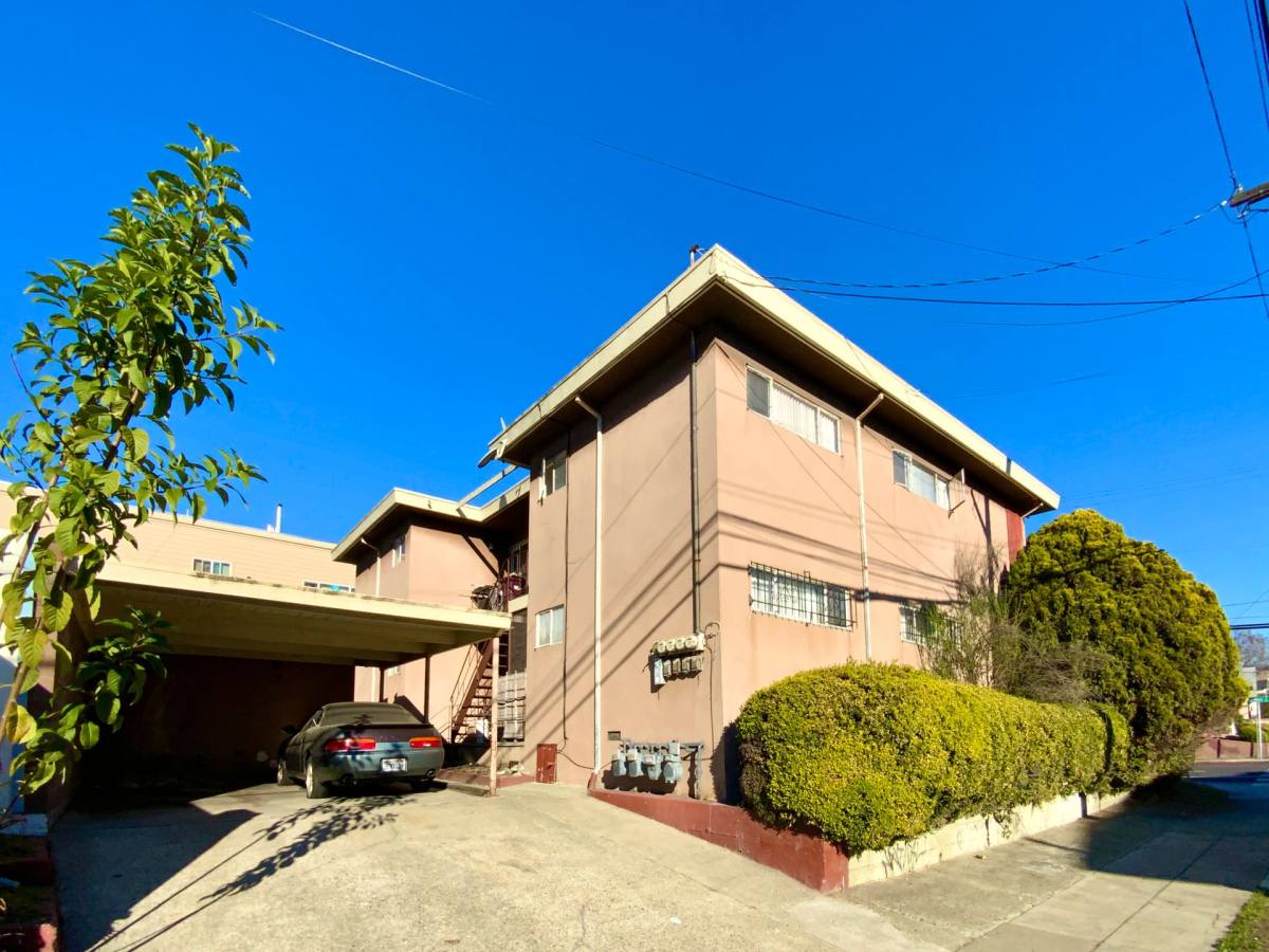 Apartment for rent at 3405 W St, Emeryville, CA 94608