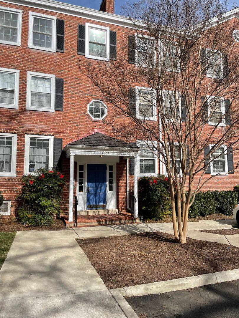 Condo for rent at 2965 Columbus St S, Arlington, VA 22206