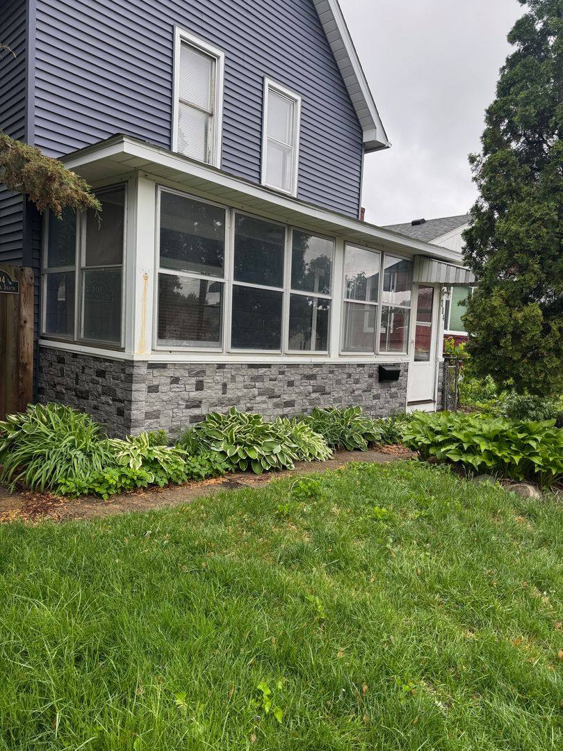 House for rent at 304 10th Ave S, South Saint Paul, MN 55075