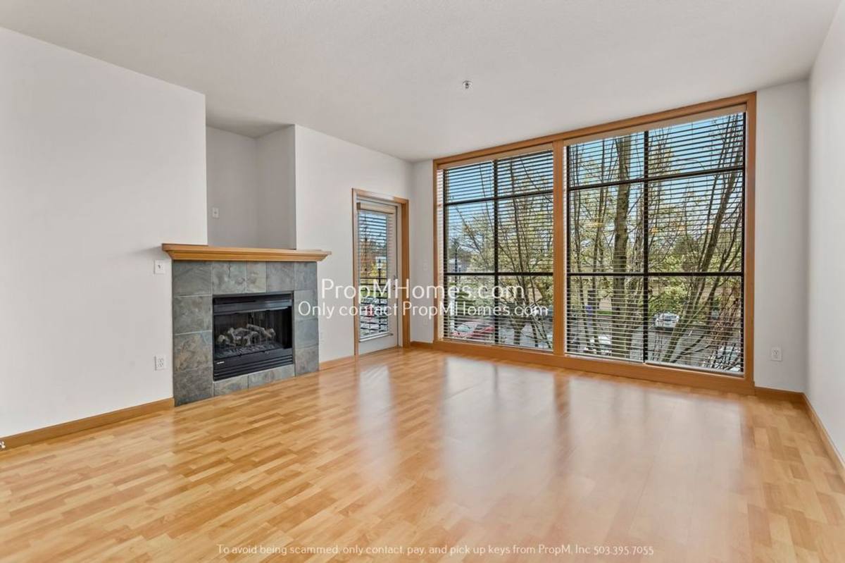 Apartment for rent at 287 NE 3rd St, Gresham, OR 97030