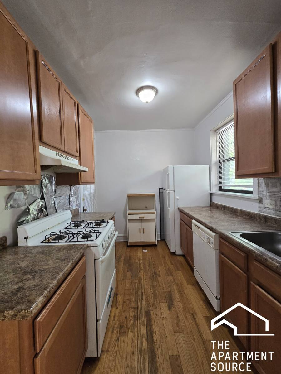 Apartment for rent at 804 S Sherman Ave #1, Evanston, IL 60202