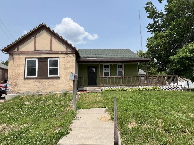 House for rent at 1502 Mount Pleasant St, Burlington, IA 52601