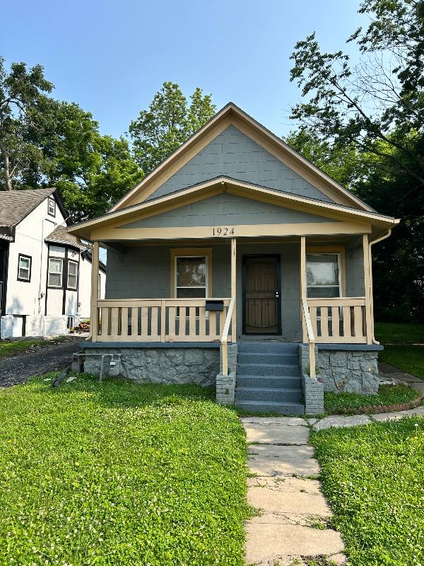 House for rent at 1924 Troup Ave, Kansas City, KS 66104
