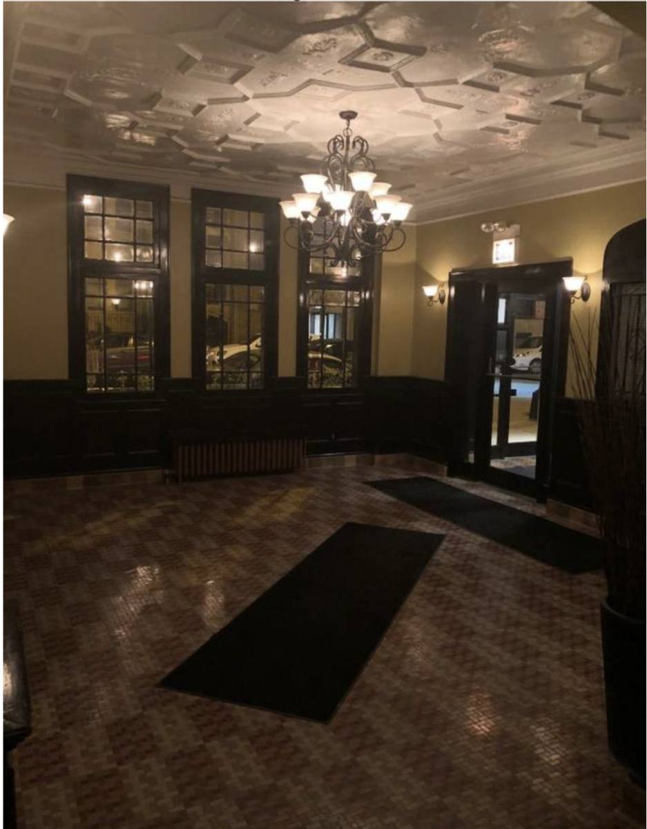 Apartment for rent at 846 W Montrose Ave #510, Chicago, IL 60613