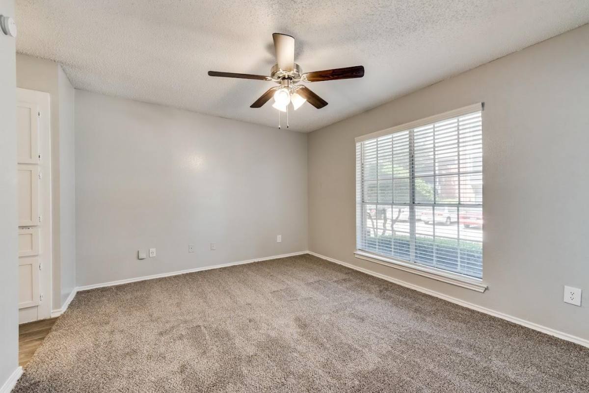 1805 Oates Dr, Mesquite, TX 75150