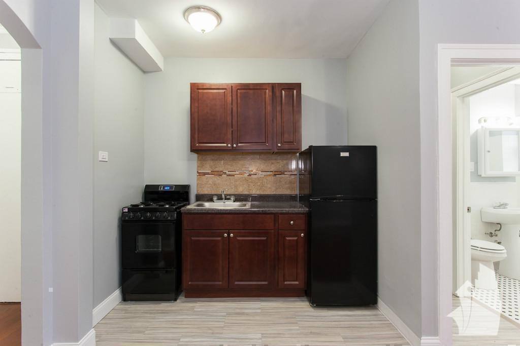 Apartment for rent at 6930 N Greenview #211, Chicago, IL 60626