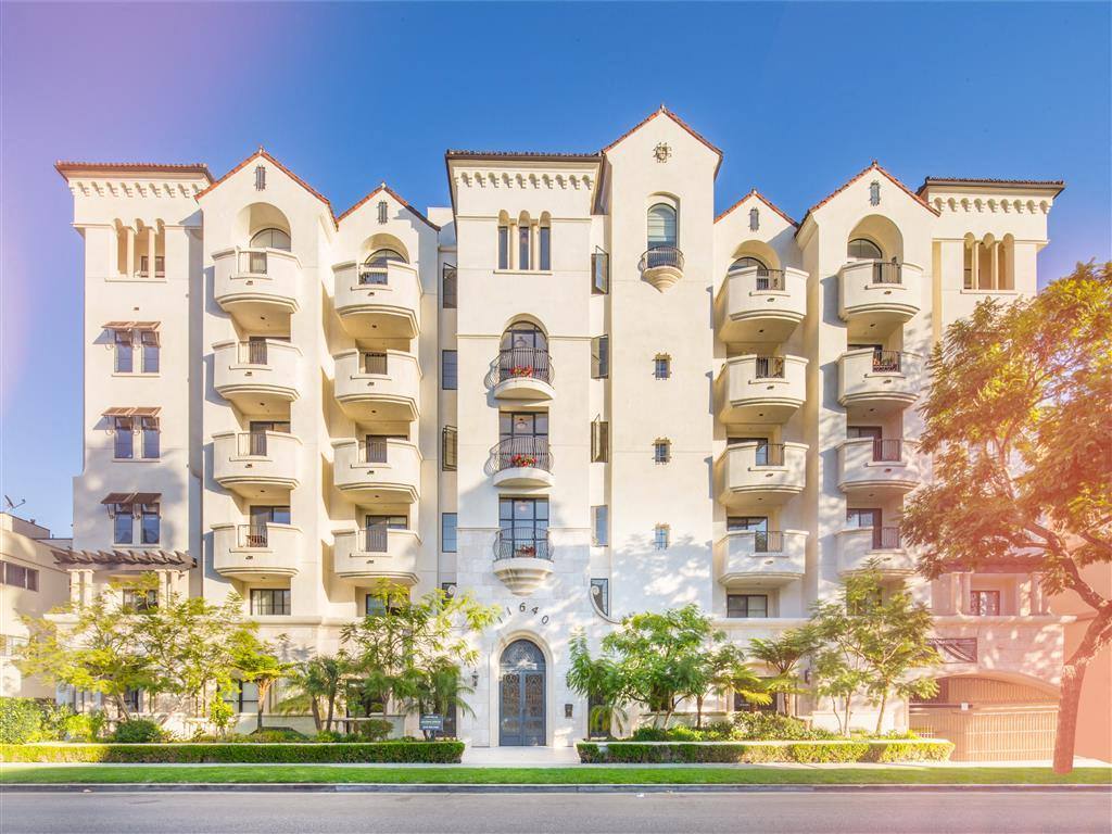 11640 Mayfield Ave, Los Angeles, CA 90049