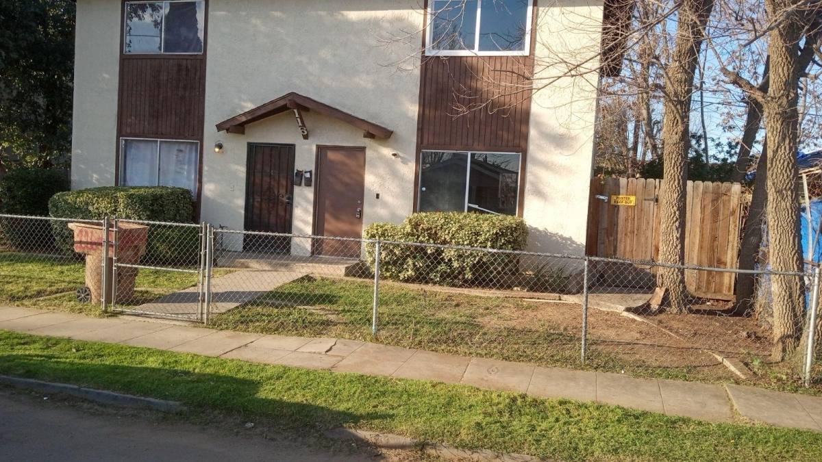 Townhouse for rent at Waits, 116 Hughes Ave, Bakersfield, CA 93308