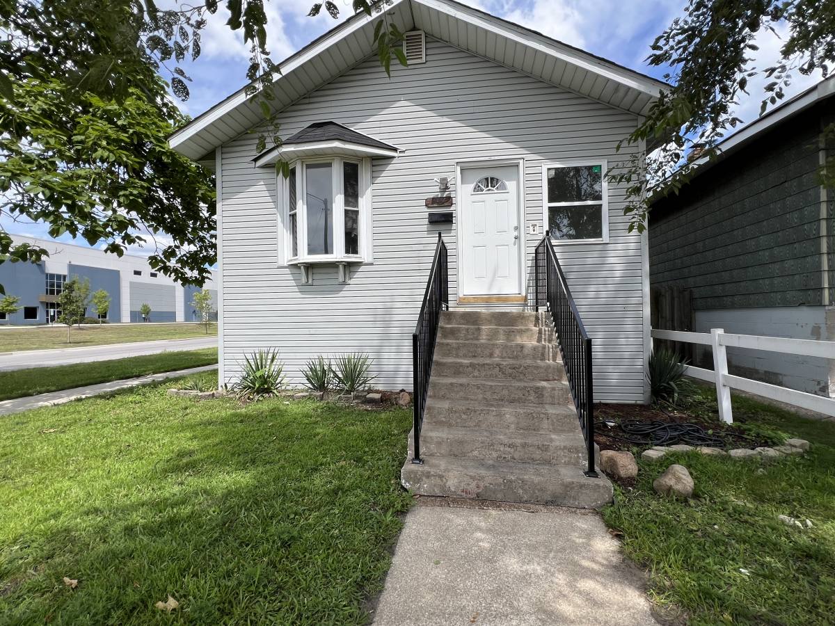 House for rent at 1122 W 144th St, East Chicago, IN 46312