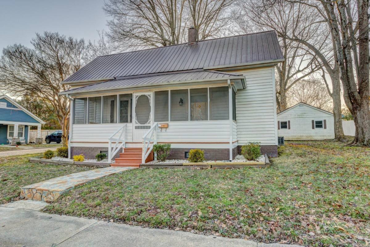 House for rent at 210 S Pink St, Cherryville, NC 28021