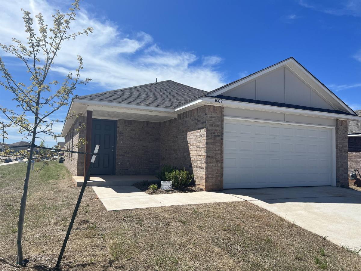 House for rent at 1009 Ichabod Circle, Chickasha, OK 73018