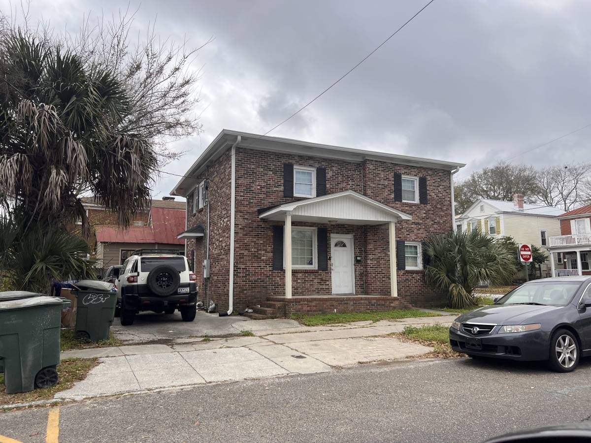 House for rent at 185 Fishburne St, Charleston, SC 29403