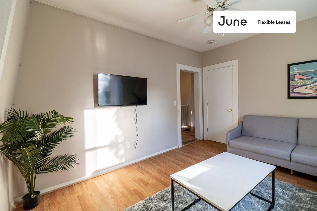 Apartment for rent at 290 Lincoln St #1, Allston, MA 02134