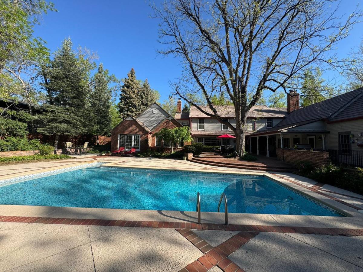 House for rent at 7 Broadmoor Ave, Colorado Springs, CO 80906