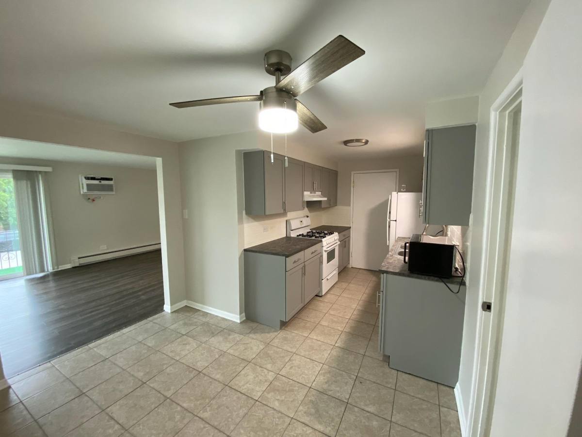 House for rent at 7819 Rutherford Ave #3SW, Burbank, IL 60459