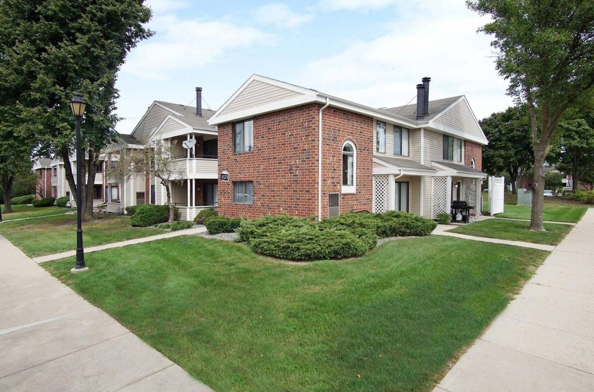 Townhouse for rent at 1919 Brookdale Rd #203, Naperville, IL 60563