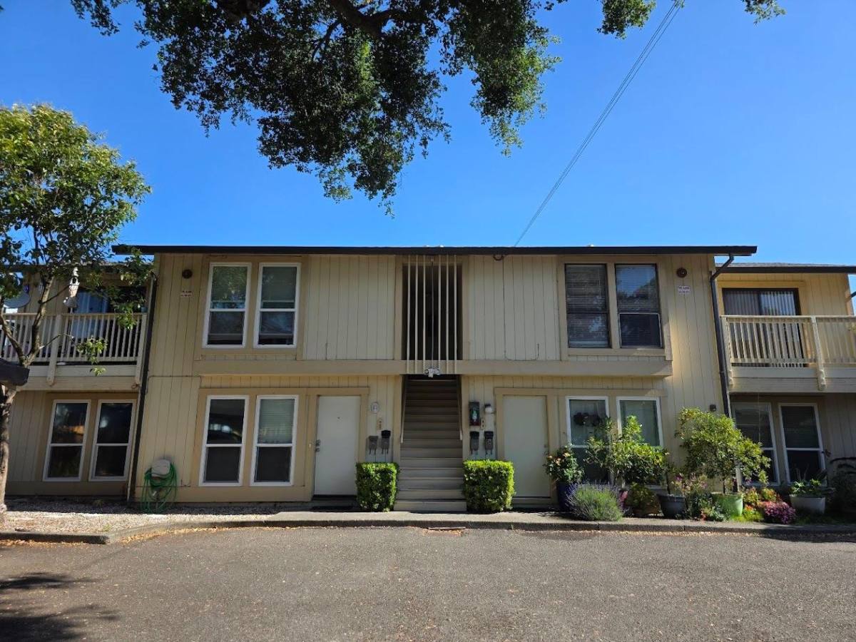 Apartment for rent at 127 Lincoln St #D, Santa Rosa, CA 95401