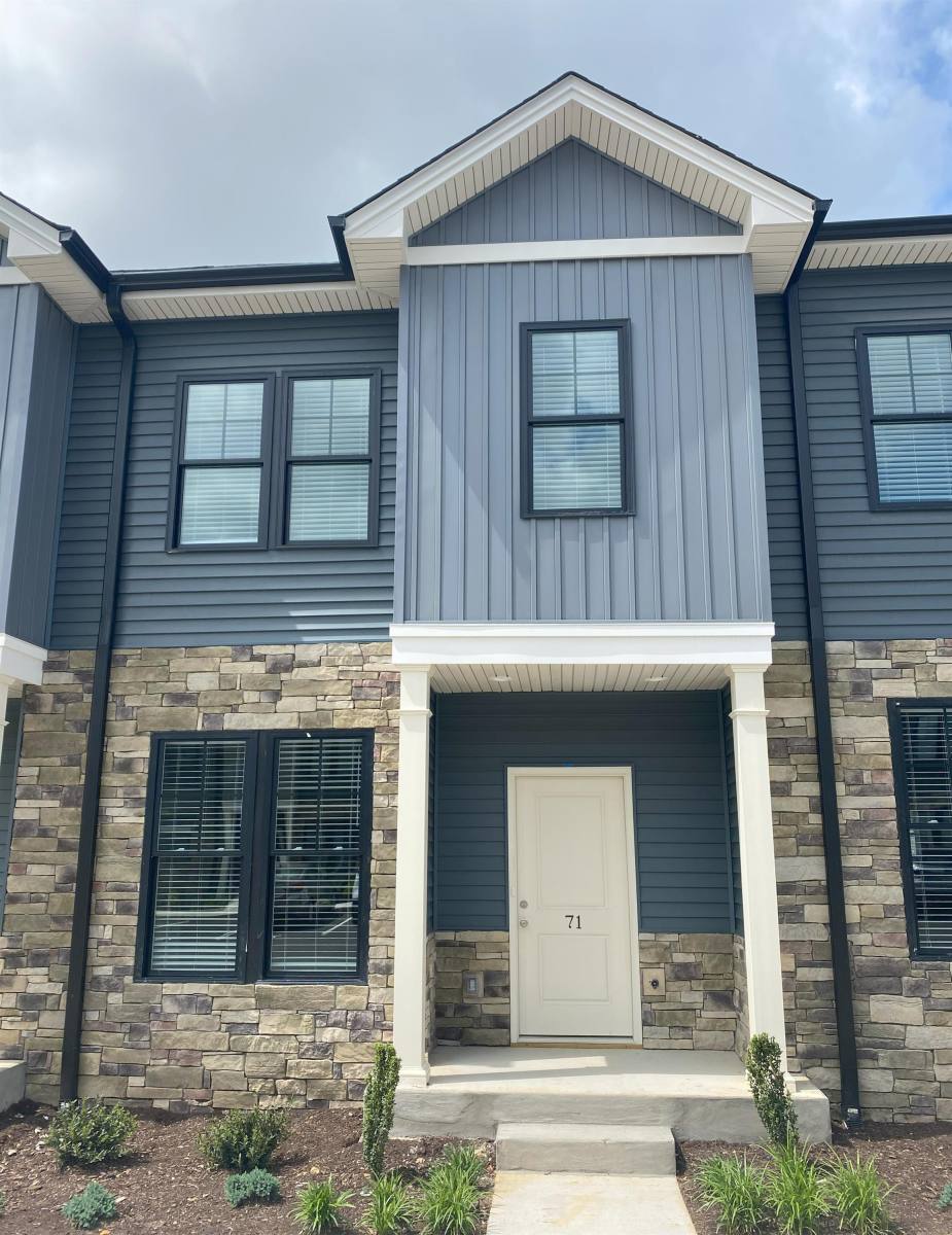 Townhouse for rent at 71 High St, Lynchburg, VA 24501