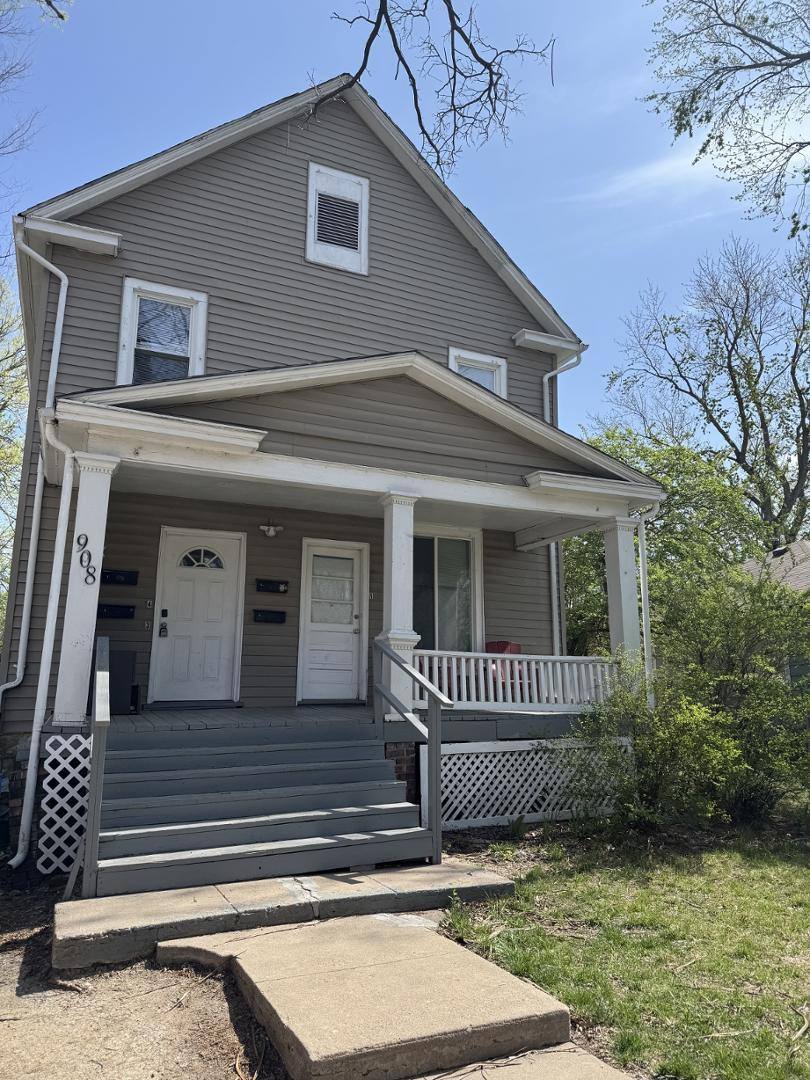 Apartment for rent at 908 SW Macvicar Ave #2, Topeka, KS 66606