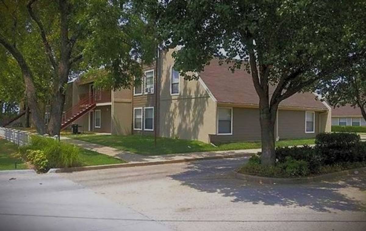 Apartment for rent at 411 W K Place, Jenks, OK 74037